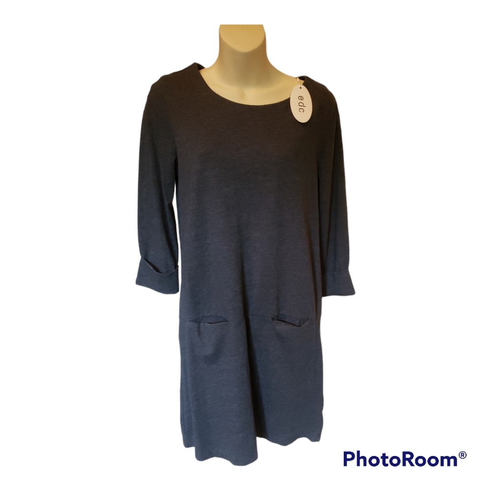NWT dress size medium charcoal gray 3/4 length sleeves with front pockets